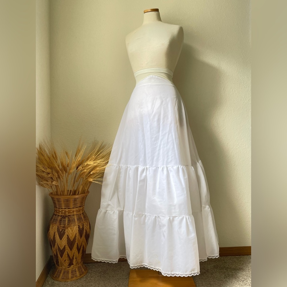 *sold* Vintage Full Skirt Tiered Petticoat Layered Tulle Bridal Crinoline - Picture 11 of 14
